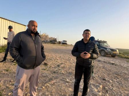 صووين: الهواشلة يزور القرية ويحذّر مرة أخرى من غياب الملاجئ في النقب